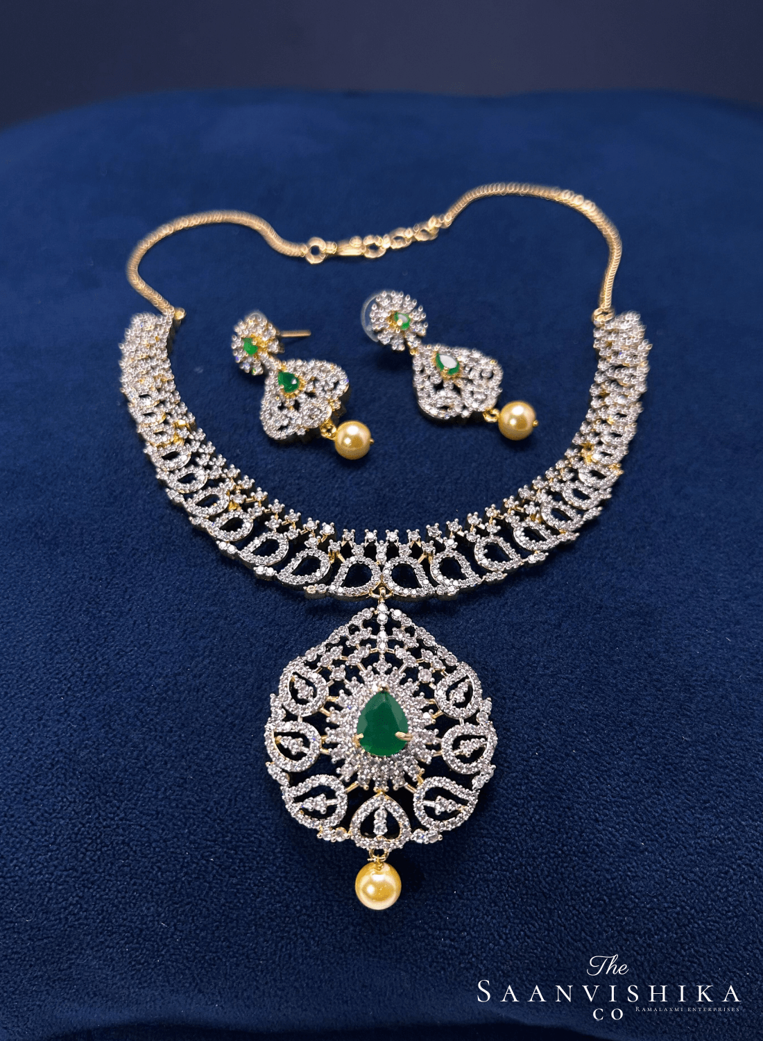 Grand Pendant Pearl Diamond Necklace Green