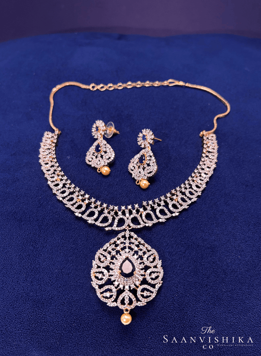 Grand Pendant Pearl Diamond Necklace Purple