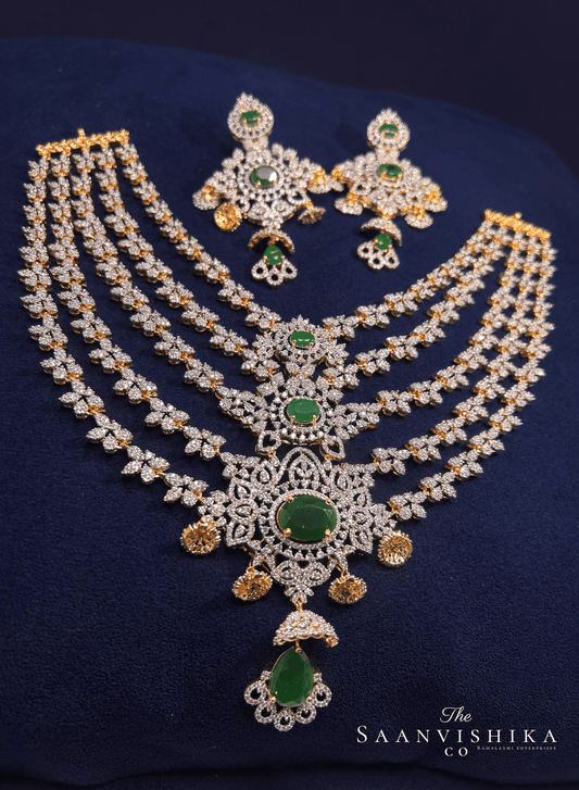 5 lines grand chain with grand ear rings