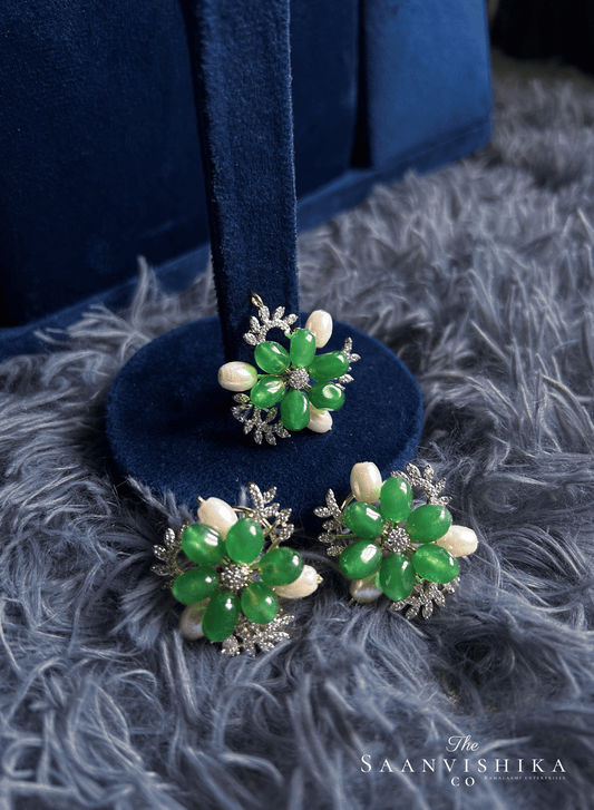 Jaipur Natural Beads Pendant set with Invisible Chain (Green and Pearl)