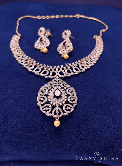 Grand Pendant Pearl Diamond Necklace Purple