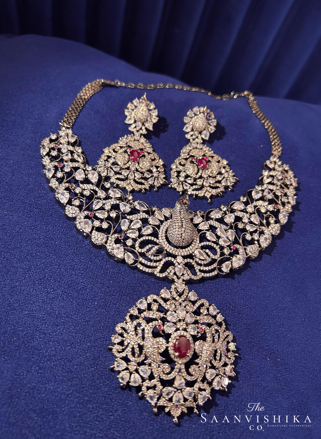 Victorian Peacock Necklace Set with Detachable Pendant (Red)