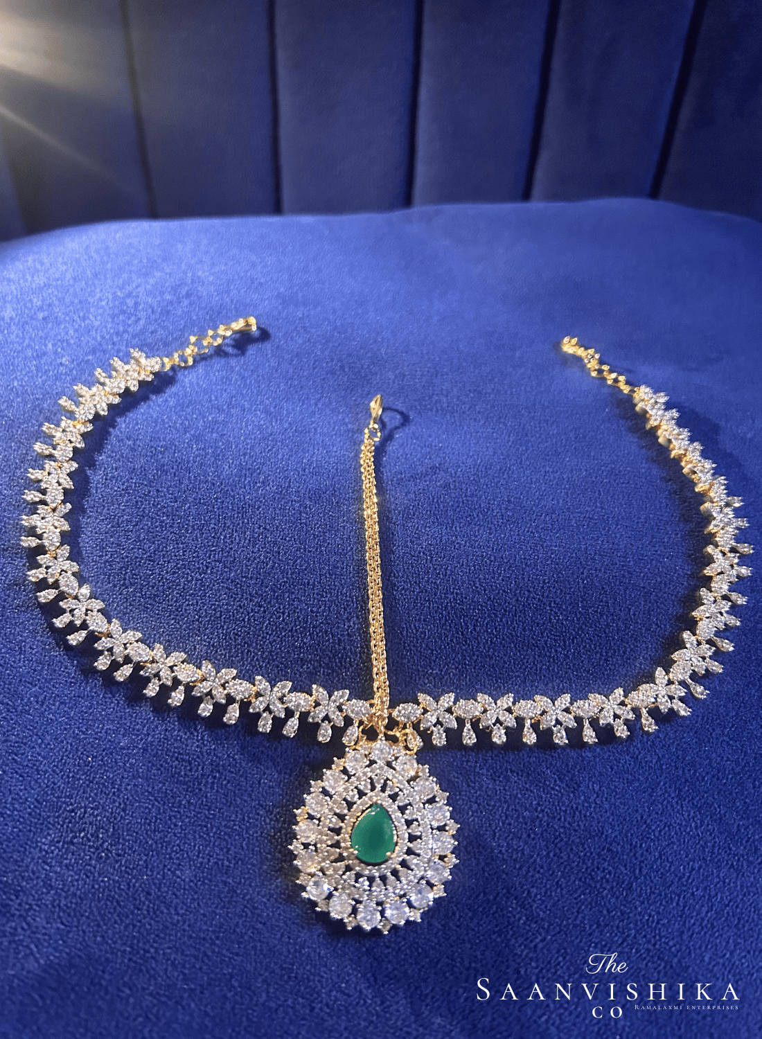 Droplet Tikka with Floral Chain (Green)