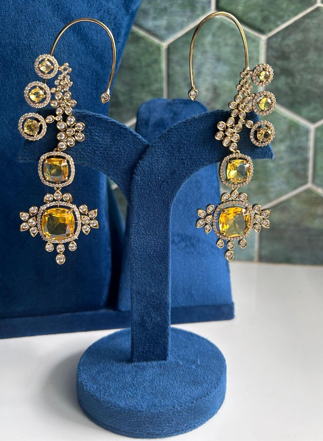 Grand Gemstone Earcuffs Yellow