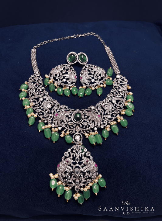 Royal victorian elephant detachable necklace with Green Beads (Black Victorian)