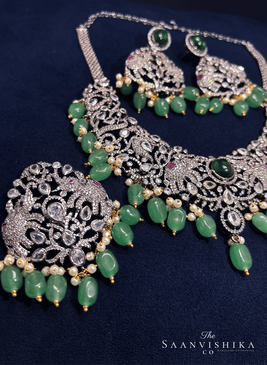 Royal victorian elephant detachable necklace with Green Beads (Black Victorian)