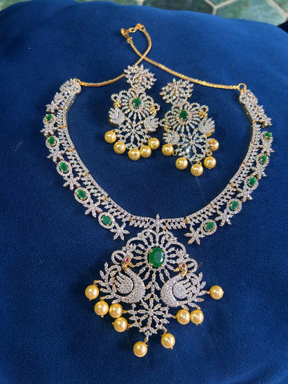 Double Swan Pearl Necklace Ruby Green