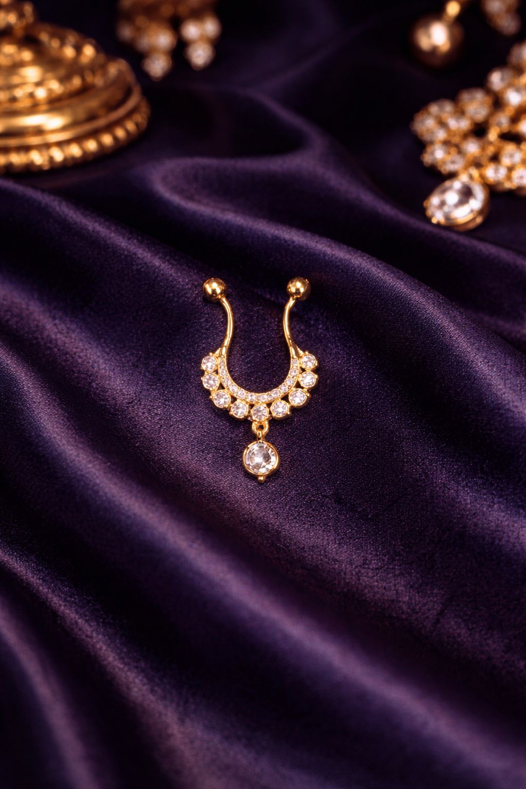 Hanging Crystal Diamond Look Septum